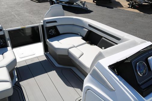 Hurricane FunDeck 2260 REF image