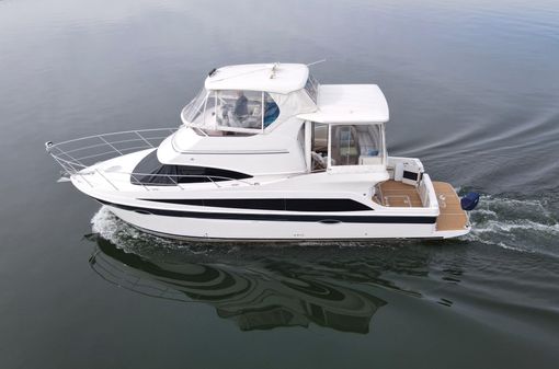 Carver 41 Cockpit Motor Yacht image