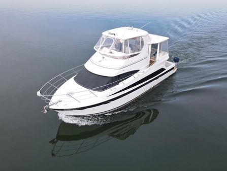 Carver 41 Cockpit Motor Yacht image