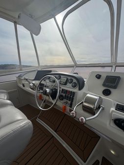 Carver 41 Cockpit Motor Yacht image