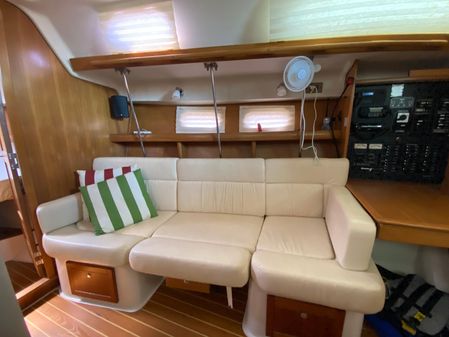 Catalina 387 image