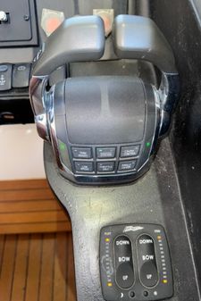 Princess Yachts V39 image