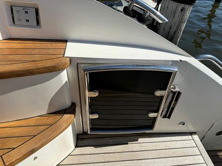 Princess Yachts V39 image