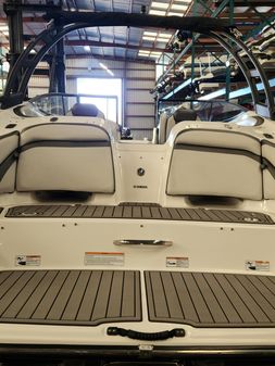 Yamaha Boats AR 240 image