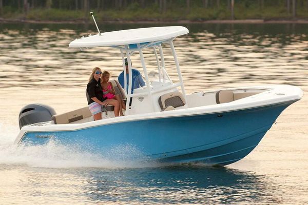 Tidewater 220 CC Adventure - main image