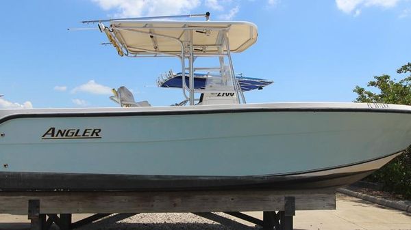 Angler 2700 Center Console