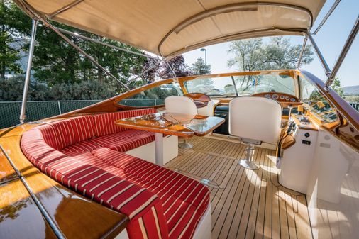 Hinckley Talaria 29 Runabout image