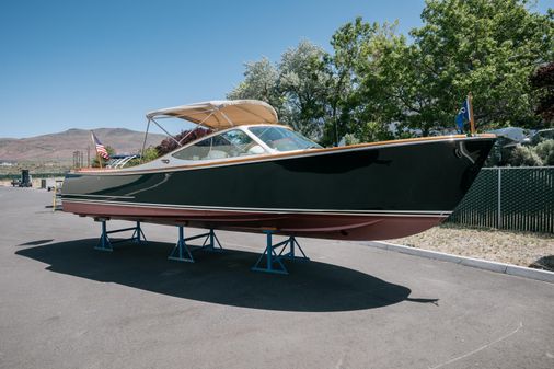 Hinckley Talaria 29 Runabout image