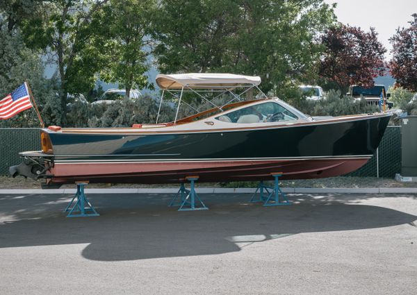 Hinckley Talaria 29 Runabout image