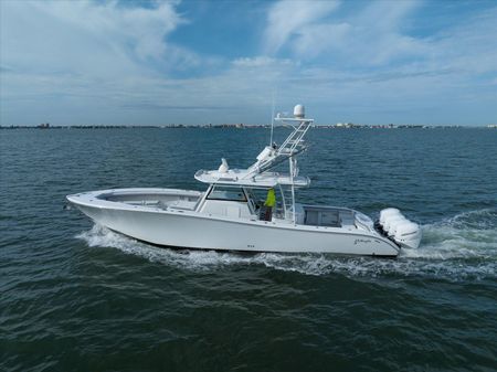 Yellowfin 42 image