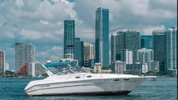 Sea Ray 330 Sundancer