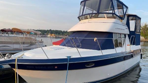 Carver 32 Aft Cabin 