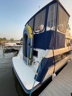 Carver 32-AFT-CABIN image