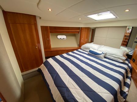 Riviera 5800 Sport Yacht image