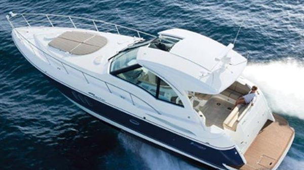 Cruisers Yachts 420 Sports Coupe