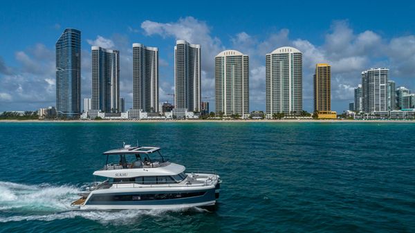 Fountaine Pajot MY 44 image