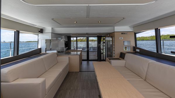 Fountaine Pajot MY 44 image