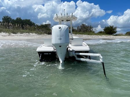 Everglades 243 Center Console image