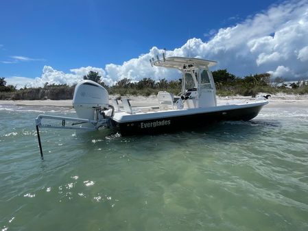 Everglades 243 Center Console image