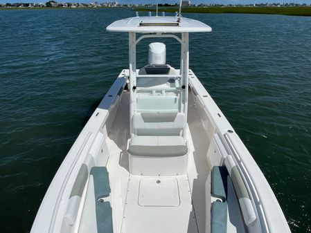 Everglades 243 Center Console image