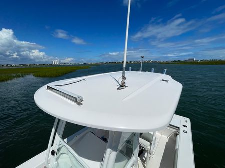 Everglades 243 Center Console image