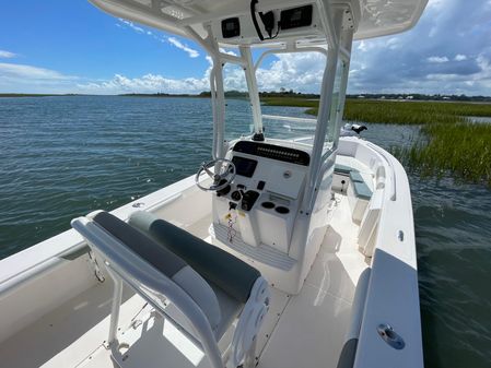 Everglades 243 Center Console image