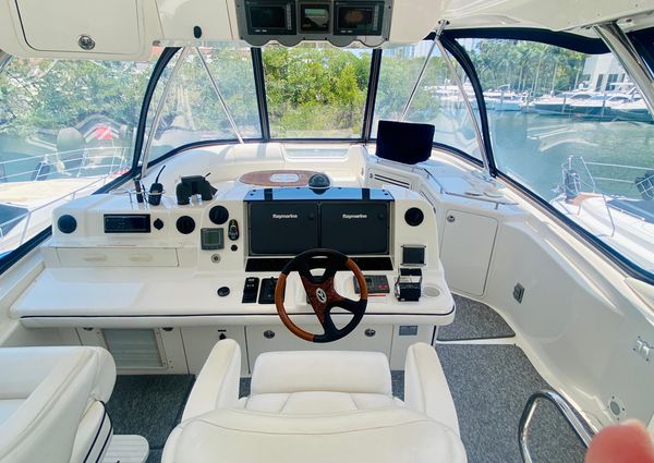 Sea Ray 580 Sedan Bridge image