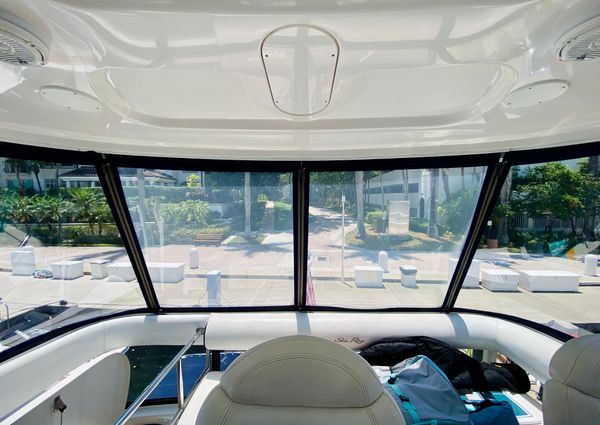 Sea Ray 580 Sedan Bridge image