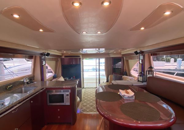 Sea Ray 580 Sedan Bridge image