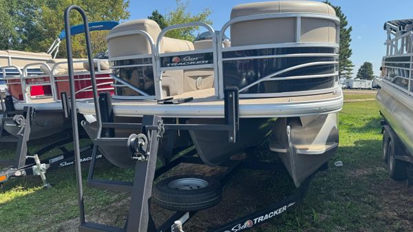 Sun Tracker SportFish 22 XP3