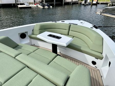 Vanquish Yachts VQ45 image