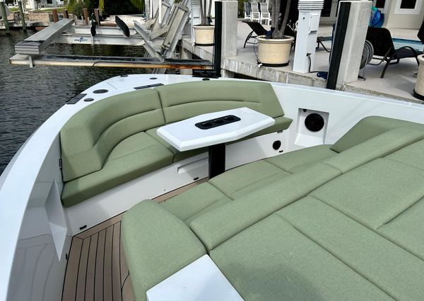 Vanquish Yachts VQ45 image