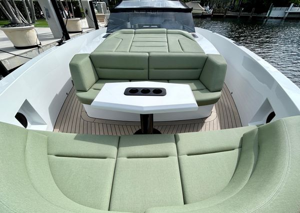 Vanquish Yachts VQ45 image