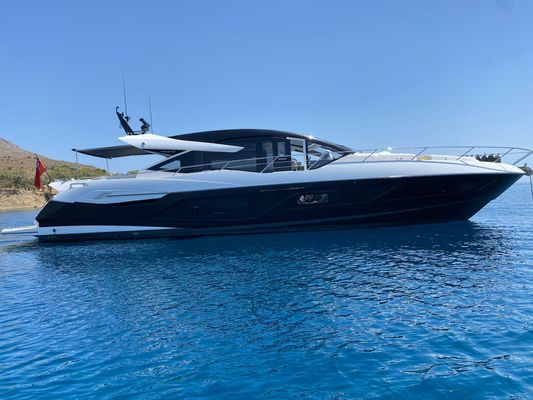 Sunseeker Predator 74 XPS - main image