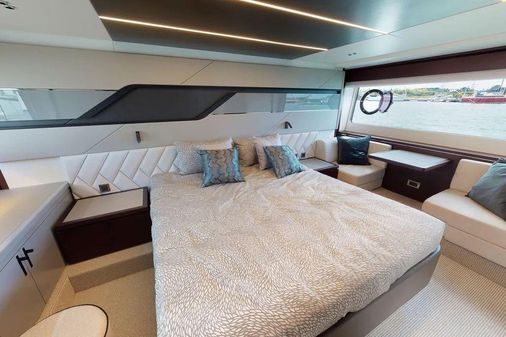 Sunseeker Predator 74 XPS image