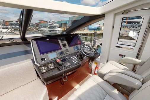 Sunseeker Predator 74 XPS image