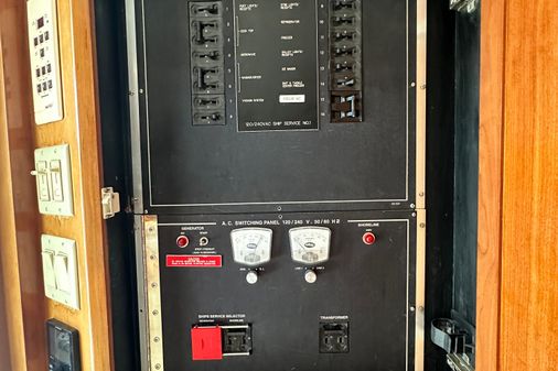 Hatteras 50 Convertible Sportfish image