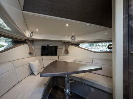 Sea Ray 320 Sundancer image