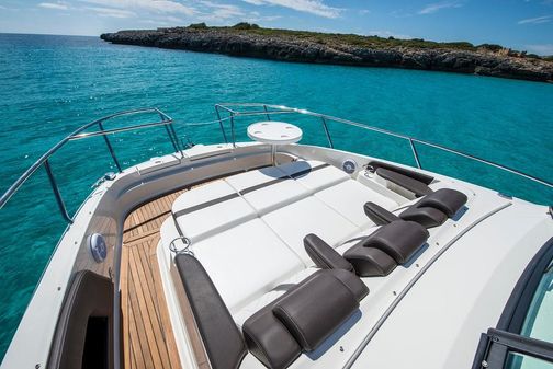 Sea Ray 320 Sundancer image