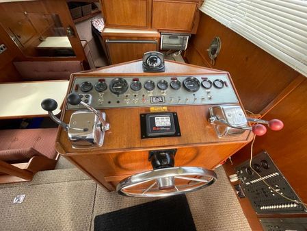 Chris-Craft Catalina 362 image