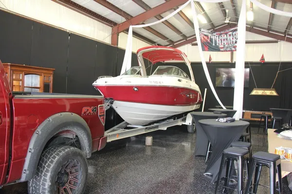 Chaparral 256 SSi image