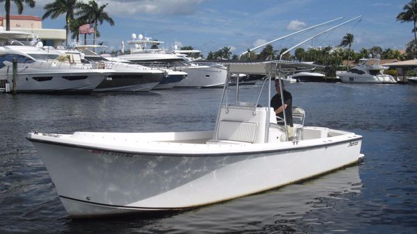 Shamrock 260 Center Console