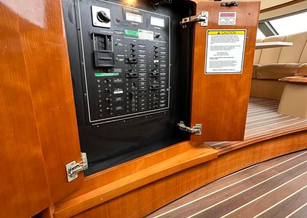 Carver 530 Voyager Pilothouse image