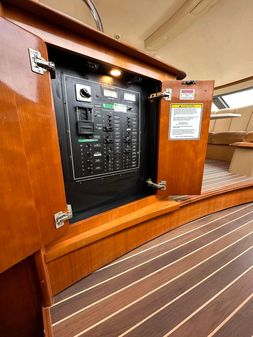 Carver 530 Voyager Pilothouse image