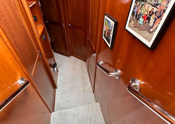 Carver 530 Voyager Pilothouse image