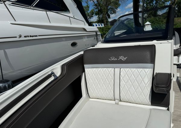 Sea Ray 280 SLX image