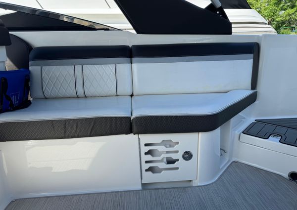 Sea Ray 280 SLX image