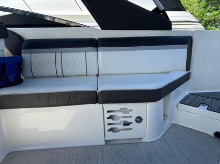 Sea Ray 280 SLX image