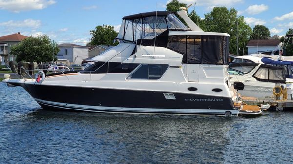 Silverton 392 Motor Yacht 