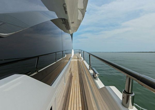 Astondoa 66 Flybridge image